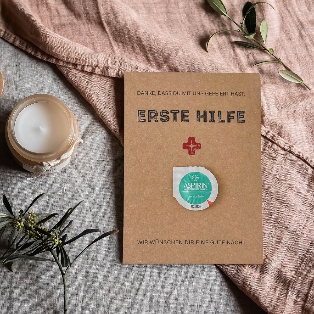 10 Erste Hilfe-Karten für den "Morgen danach" auf festem Kraftpapierkarton